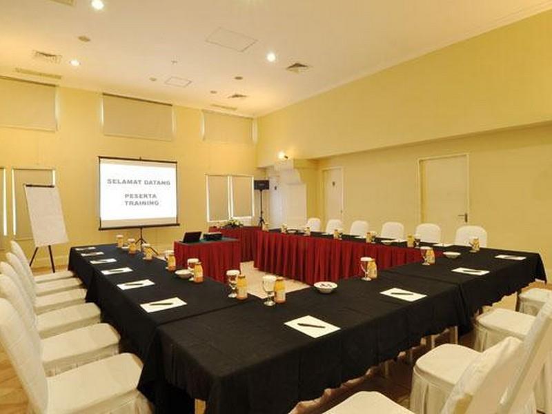 Batavia Hotel & Serviced Apartments Dżakarta Zewnętrze zdjęcie